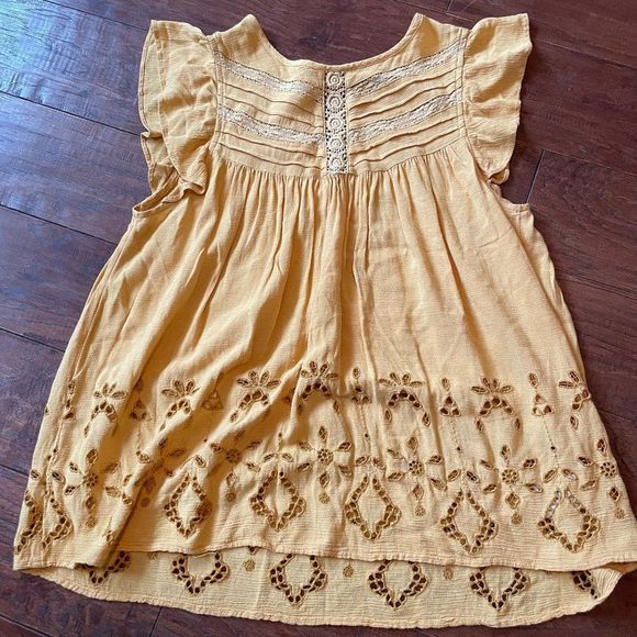 American Eagle Outfitters Tops - AMERICAN EAGLE blouse *Golden* Size small